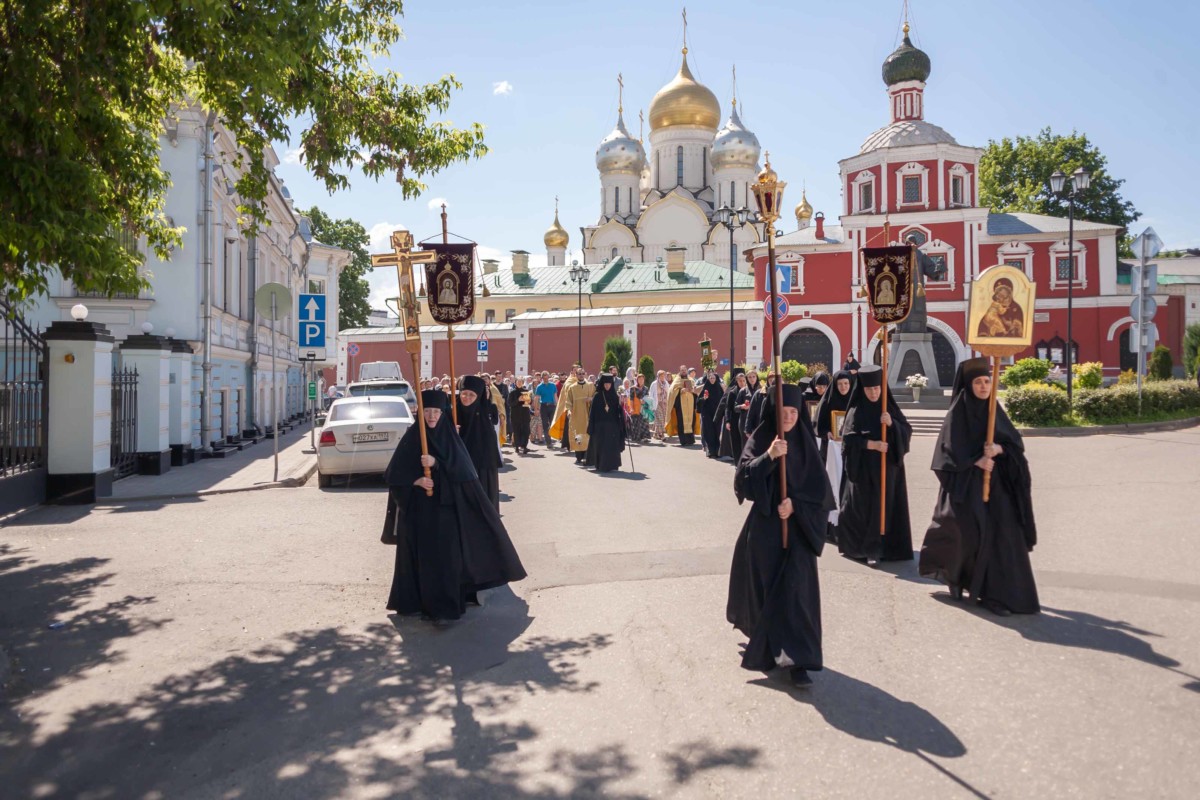 Зачатьевский монастырь отзывы. Зачатьевский ставропигиальный монастырь. Зачатьевский ставропигиальный женский монастырь, Москва. Зачатьевский монастырь служители.