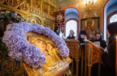 В Зачатьевской обители встретили престольный праздник Казанского придела собора